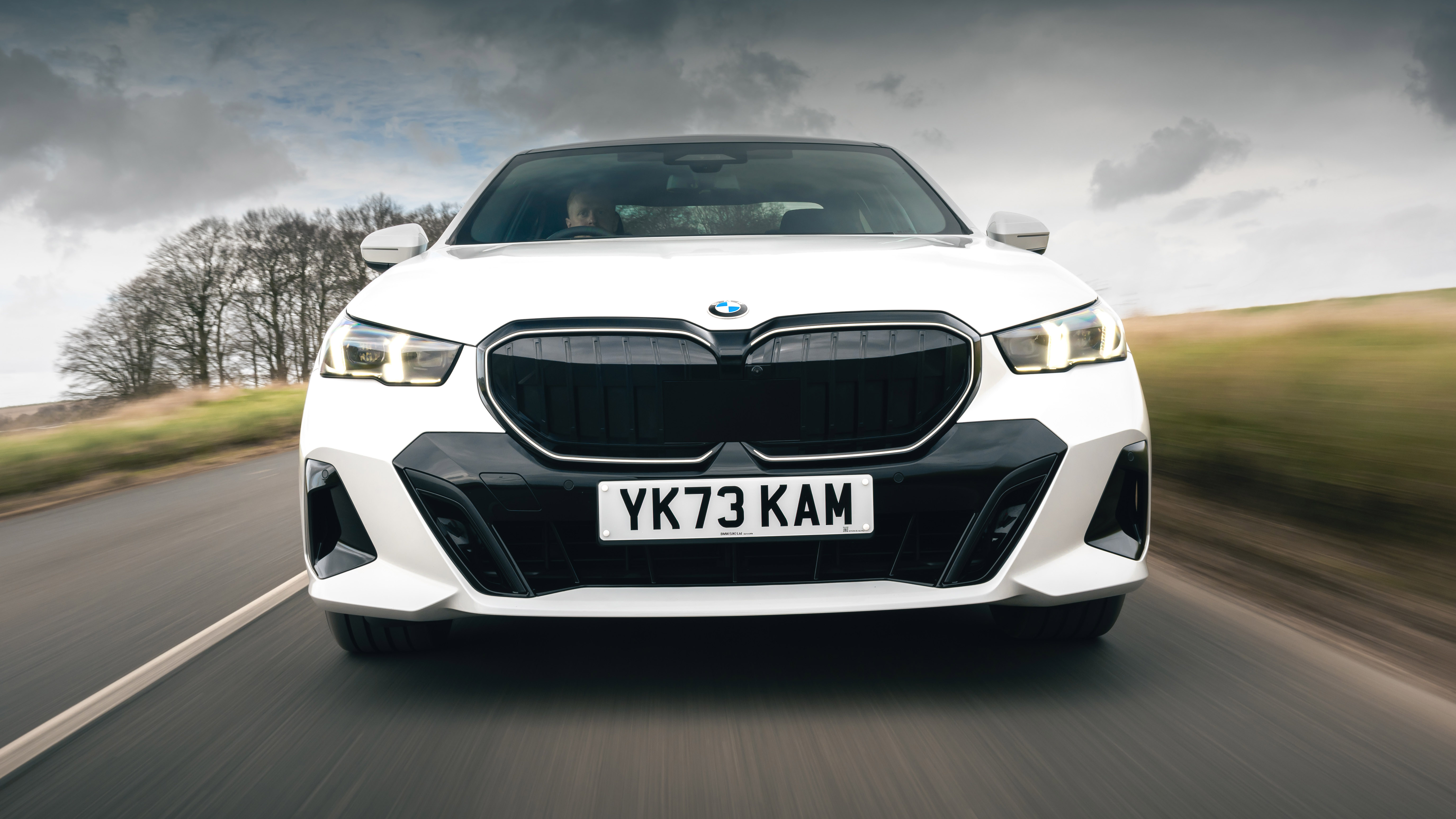 BMW 5 Series Interior Layout & Technology | Top Gear